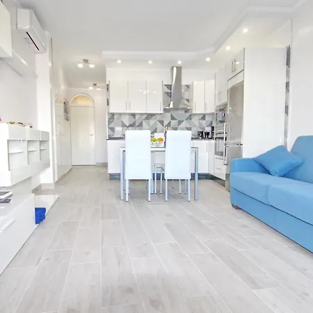 Apartment Modern In Complex With Pool In