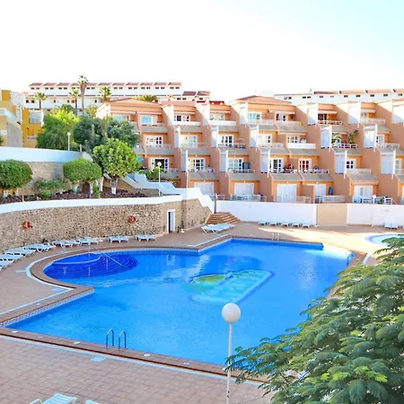 Modern In Complex With Pool In Apartment *